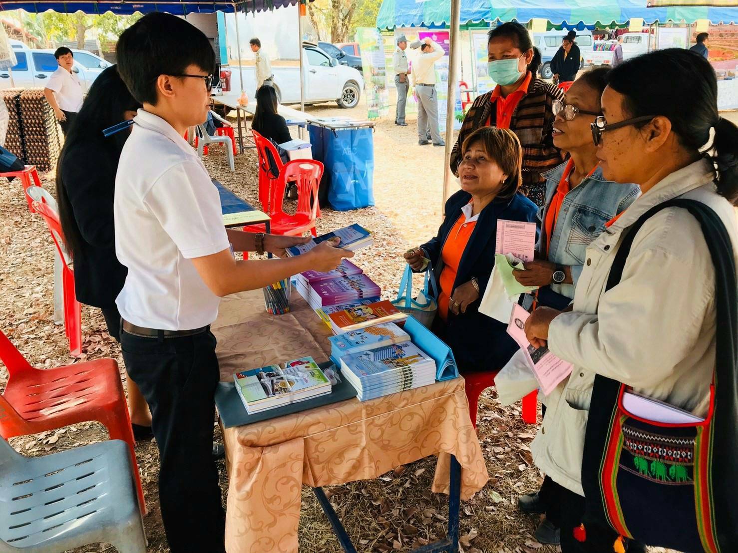 ﻿สำนักงานบังคับคดีจังหวัดชัยภูมิ สาขาภูเขียว เข้าร่วมโครงการ “หน่วยบำบัดทุกข์ บำรุงสุข สร้างรอยยิ้มให้ประชาชน”